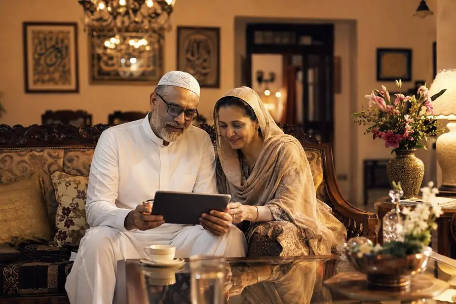 Traditional Muslim family — Pehla Rishta family-managed path